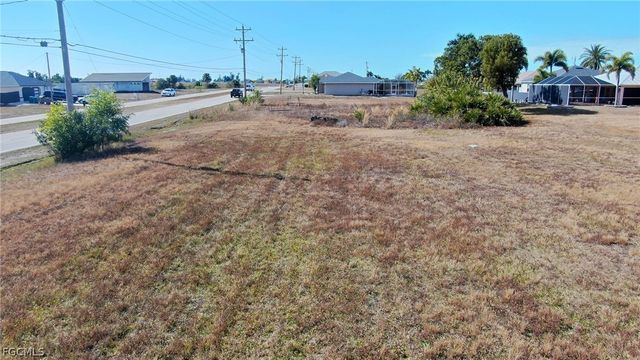 2843 Embers PKWY W, Cape Coral, FL 33993