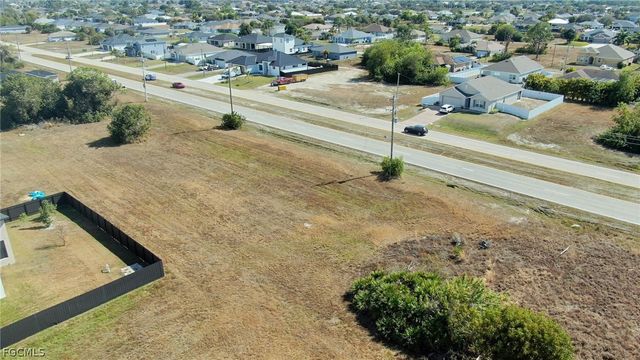 2843 Embers PKWY W, Cape Coral, FL 33993