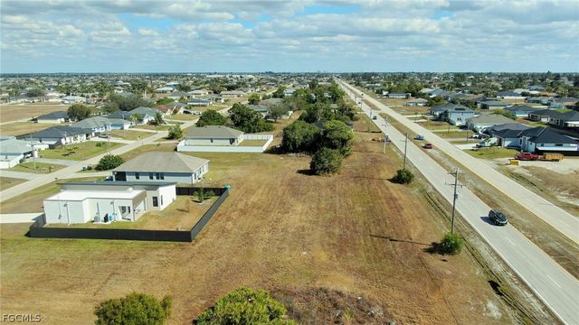 2843 Embers PKWY W, Cape Coral, FL 33993