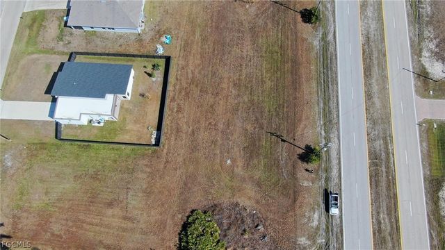 2843 Embers PKWY W, Cape Coral, FL 33993