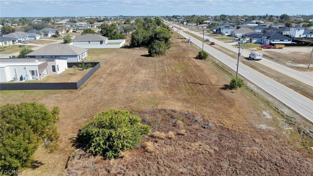 2843 Embers PKWY W, Cape Coral, FL 33993