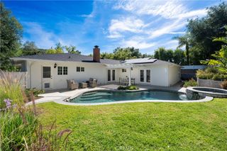 23555 Neargate, Newhall, CA 91321