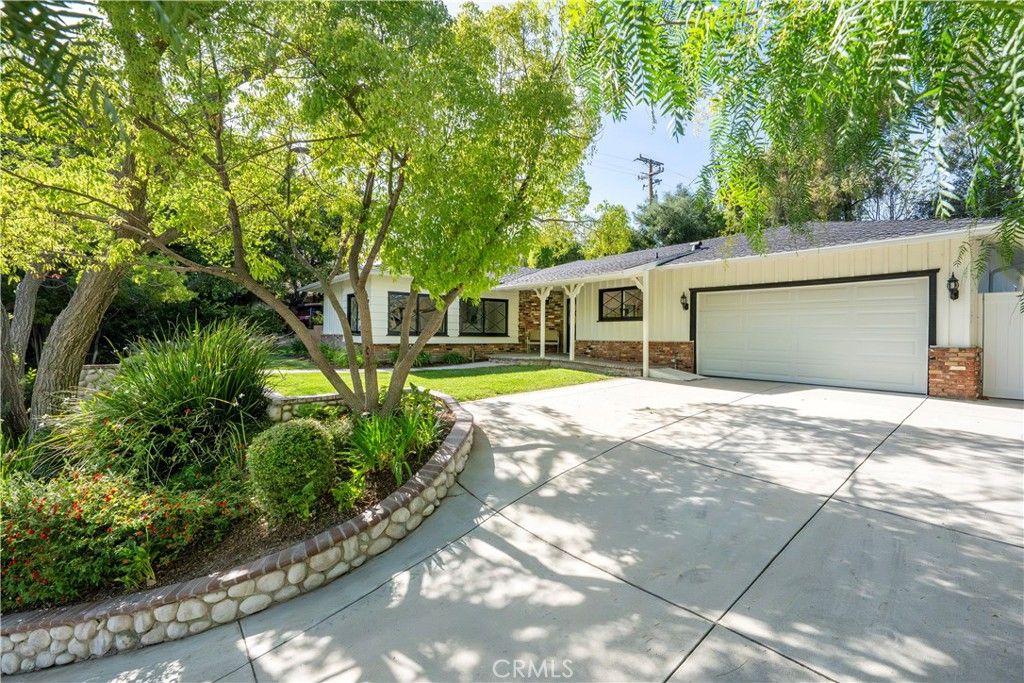 Image 1 of property listing at 23555 Neargate, Newhall, CA 91321