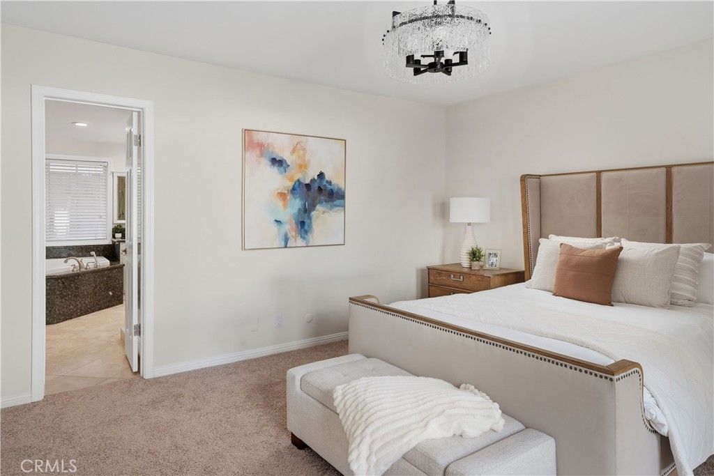 Image 19 of property listing at 23555 Neargate, Newhall, CA 91321