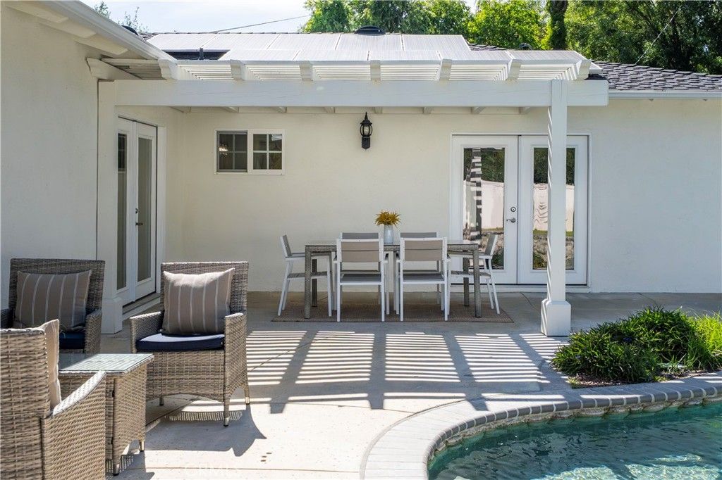 Image 35 of property listing at 23555 Neargate, Newhall, CA 91321