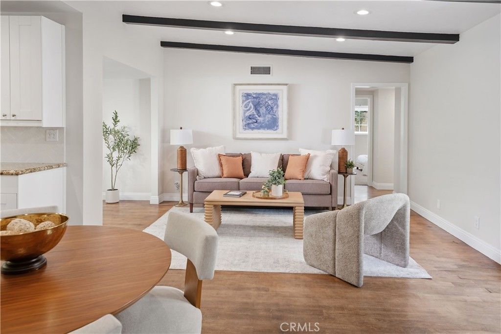 Image 8 of property listing at 23555 Neargate, Newhall, CA 91321