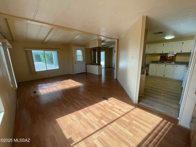 240 W Cumaro Drive, Green Valley, AZ 85614