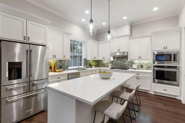 123 Hickory Street, Shenandoah, TX 77384