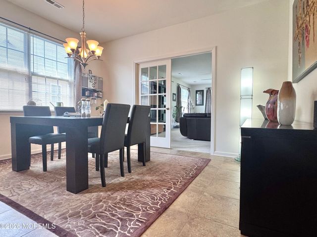 7 Eagle Ridge Circle, Lakewood, NJ 08701