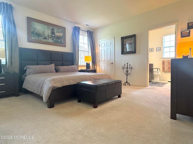 7 Eagle Ridge Circle, Lakewood, NJ 08701