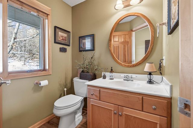 1585 Summit Shores Circle, Burnsville, MN 55306