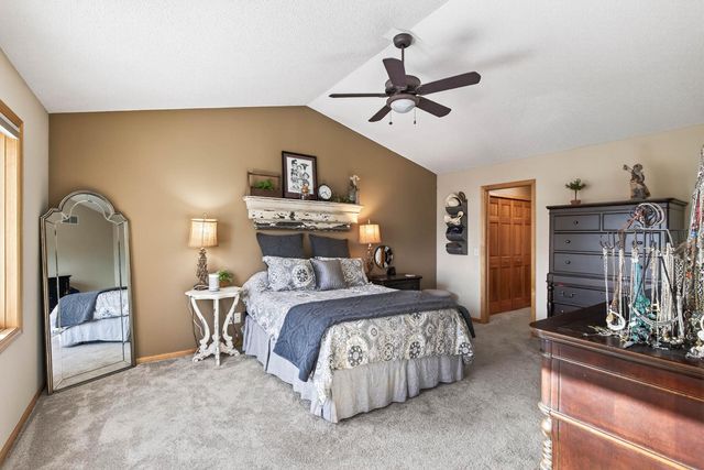 1585 Summit Shores Circle, Burnsville, MN 55306