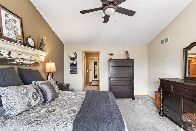 1585 Summit Shores Circle, Burnsville, MN 55306