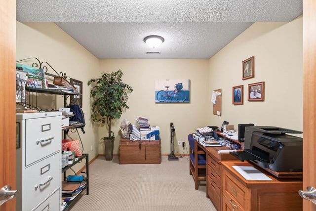 1585 Summit Shores Circle, Burnsville, MN 55306