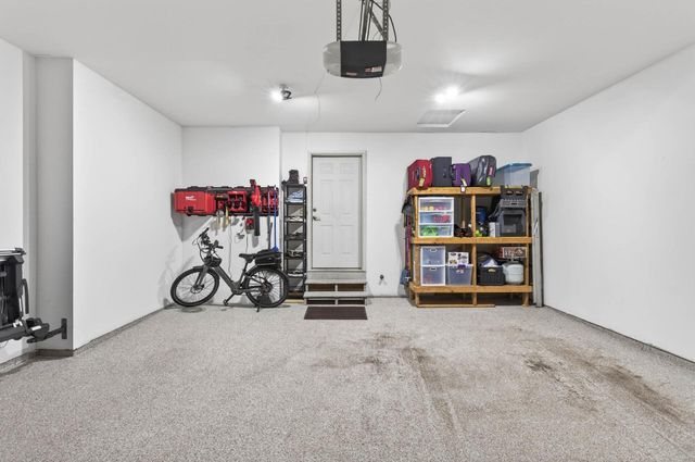 1585 Summit Shores Circle, Burnsville, MN 55306