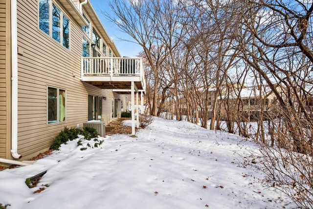 1585 Summit Shores Circle, Burnsville, MN 55306