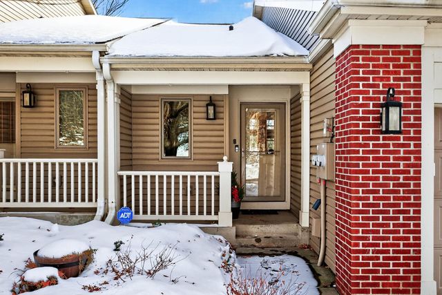 1585 Summit Shores Circle, Burnsville, MN 55306