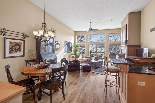 1585 Summit Shores Circle, Burnsville, MN 55306