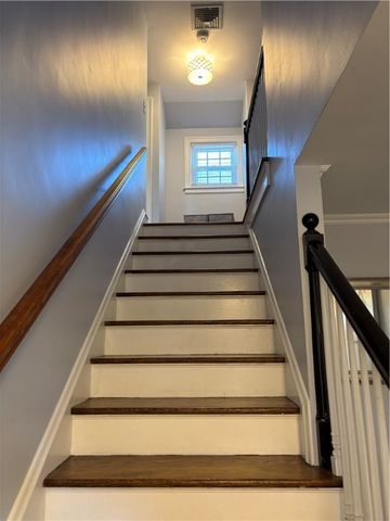 42 Pelham Parkway, North Providence, RI 02911