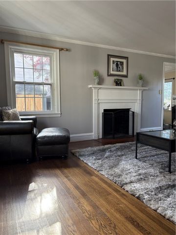 42 Pelham Parkway, North Providence, RI 02911