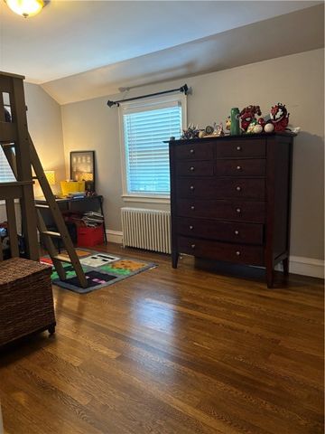 42 Pelham Parkway, North Providence, RI 02911