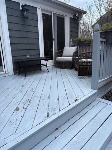 42 Pelham Parkway, North Providence, RI 02911