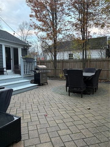 42 Pelham Parkway, North Providence, RI 02911