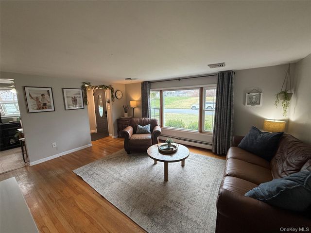 43 Birchwood Drive, New Windsor, NY 12553