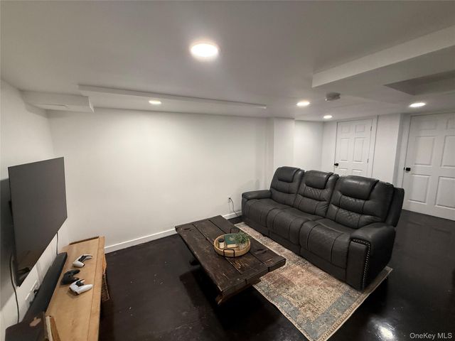 43 Birchwood Drive, New Windsor, NY 12553