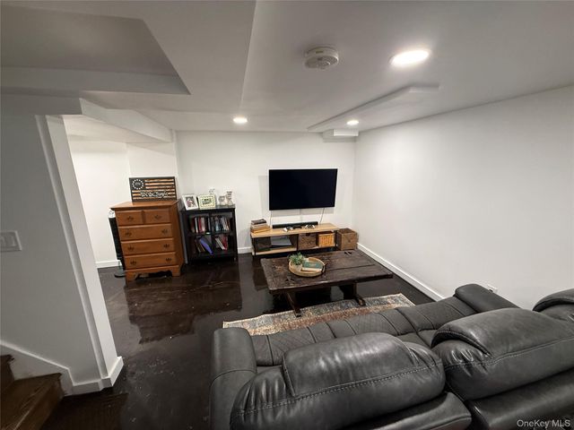 43 Birchwood Drive, New Windsor, NY 12553