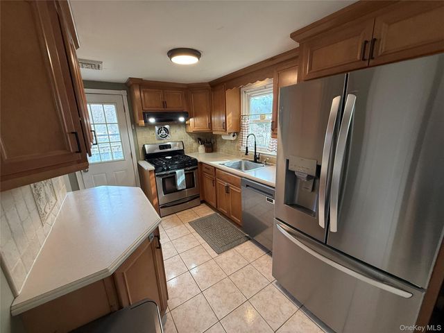 43 Birchwood Drive, New Windsor, NY 12553