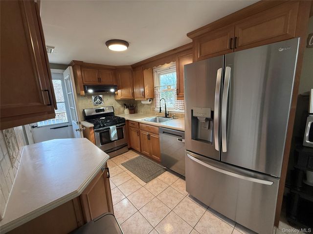 43 Birchwood Drive, New Windsor, NY 12553