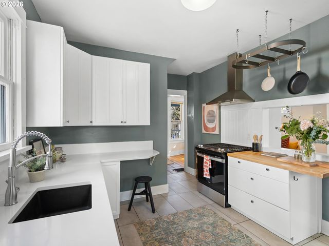 4037 Ne 8TH Ave, Portland, OR 97212