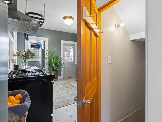 4037 Ne 8TH Ave, Portland, OR 97212