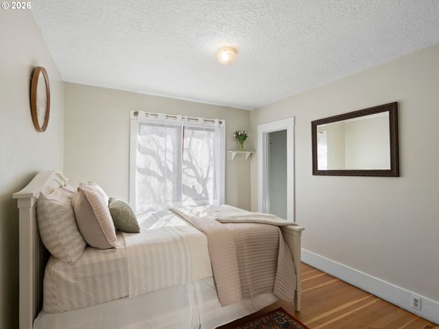 4037 Ne 8TH Ave, Portland, OR 97212