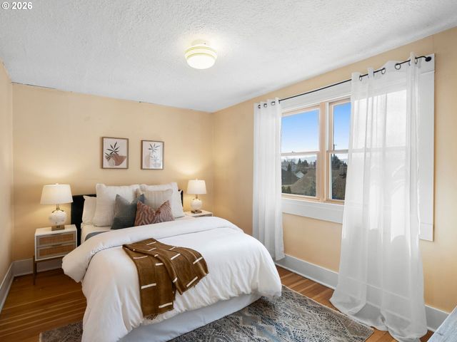 4037 Ne 8TH Ave, Portland, OR 97212