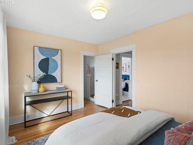 4037 Ne 8TH Ave, Portland, OR 97212