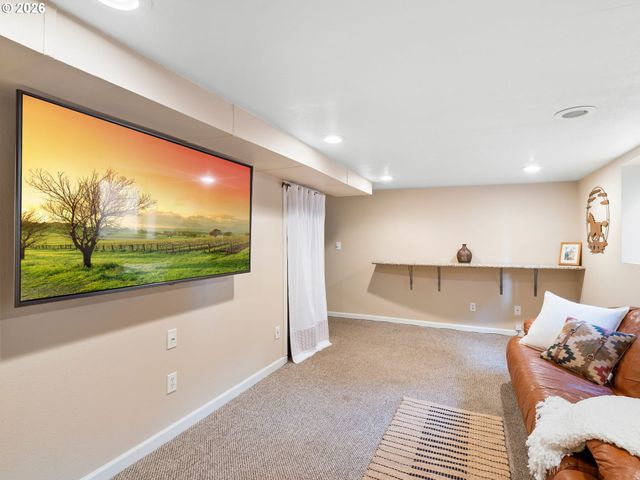 4037 Ne 8TH Ave, Portland, OR 97212