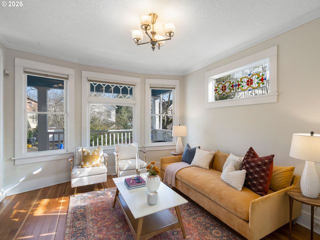 4037 Ne 8TH Ave, Portland, OR 97212