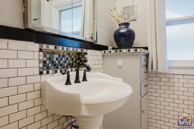 622 SW Lindenwood AVE, Topeka, KS 66606