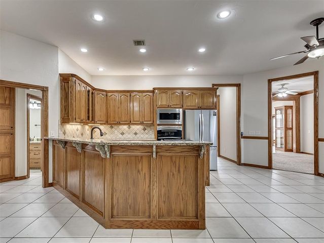 809 Grandview Rd, Tuttle, OK 73089