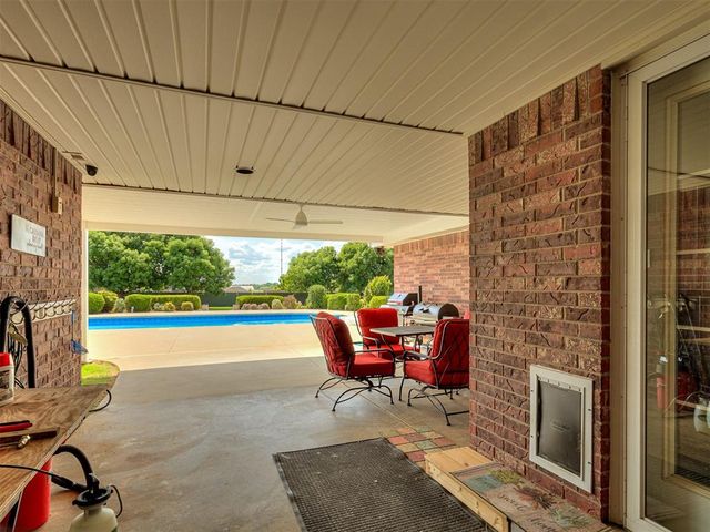 809 Grandview Rd, Tuttle, OK 73089
