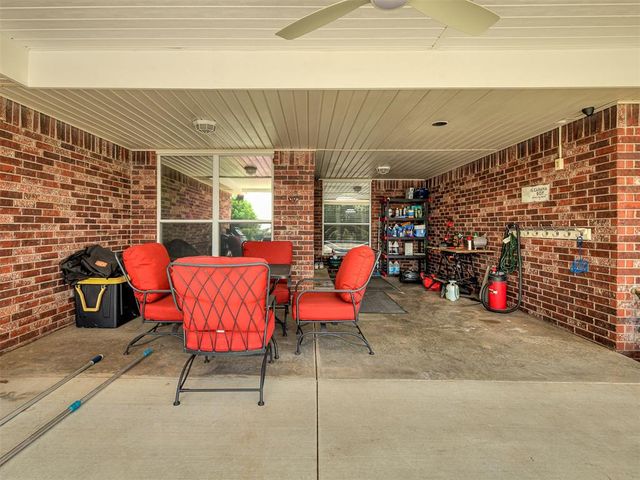 809 Grandview Rd, Tuttle, OK 73089