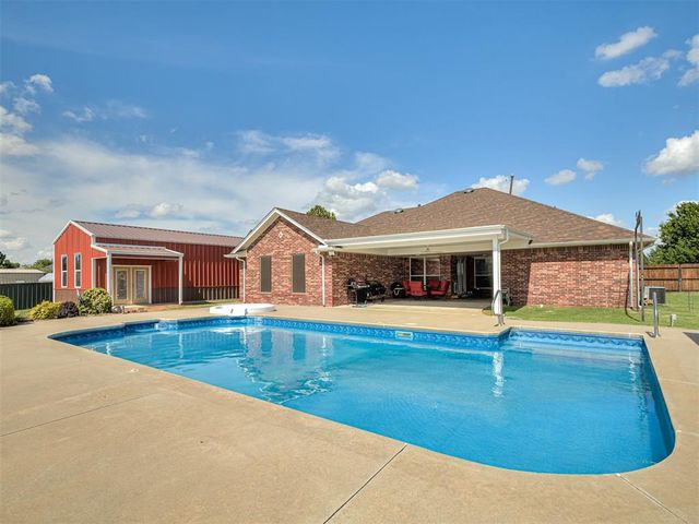 809 Grandview Rd, Tuttle, OK 73089