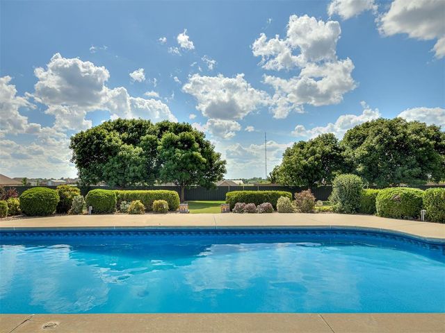 809 Grandview Rd, Tuttle, OK 73089