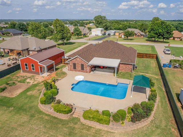 809 Grandview Rd, Tuttle, OK 73089