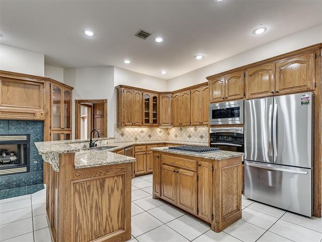 809 Grandview Rd, Tuttle, OK 73089