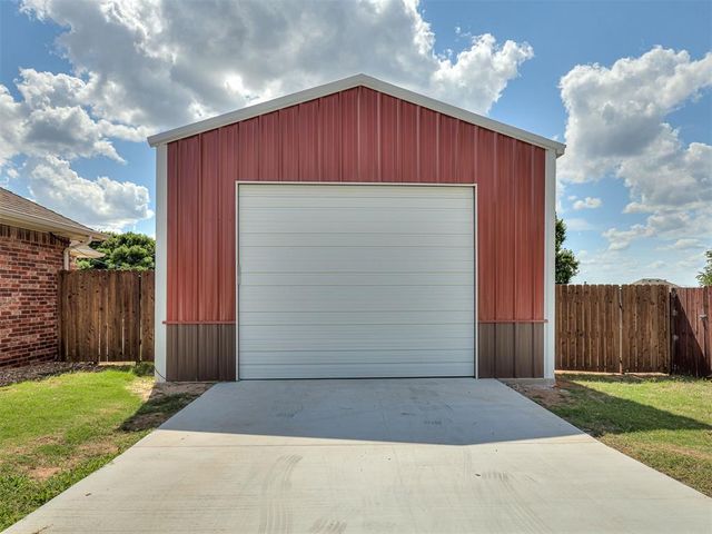 809 Grandview Rd, Tuttle, OK 73089
