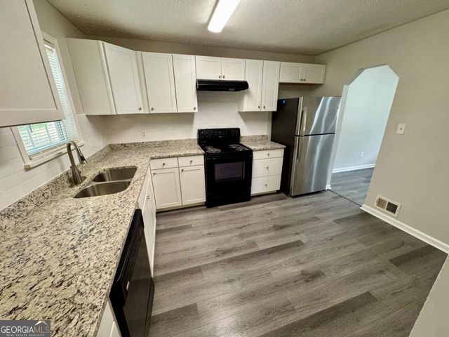 6061 Tina Lane, Rex, GA 30273