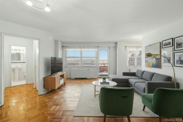 70-20 108th Street 9S, Forest Hills, NY 11375